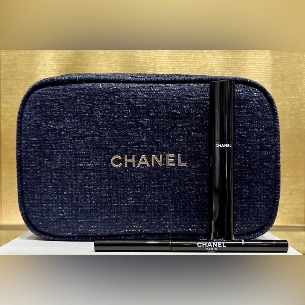 CHANEL• Eye Essential Set Holiday Gift set - Picture 2 of 11